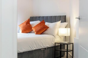 1 bedroom, desk, iron/ironing board, travel crib - East Village 1-Bed Penthouse | Roof Terrace (Belfast)