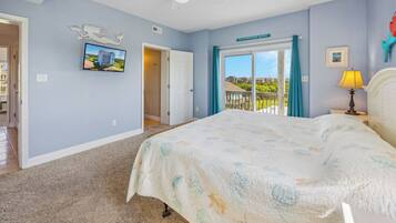 5 室のベッドルーム、WiFi (無料)、ベッドシーツ