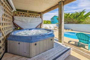 Terrace/patio - Spacious 5-bedroom house with private pool and elevator in charming Rodanthe (Rodanthe)