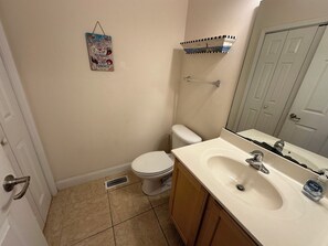 Bruser, håndklæder, Sæbe, Toiletpapir