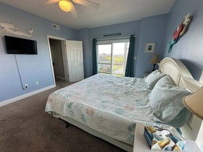 5 bedrooms, free WiFi, bed sheets