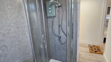 Bruser, hårtørrer, håndklæder, Sæbe