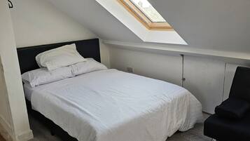1 bedroom, iron/ironing board, travel cot, WiFi