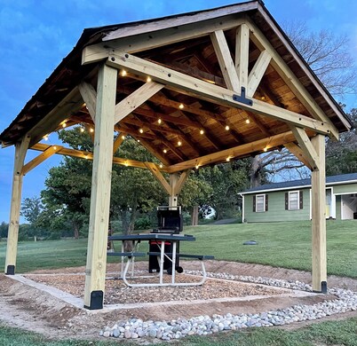 The Farm Cottage ~ Newly Renovated Charming farmhouse nestled in TN landscape