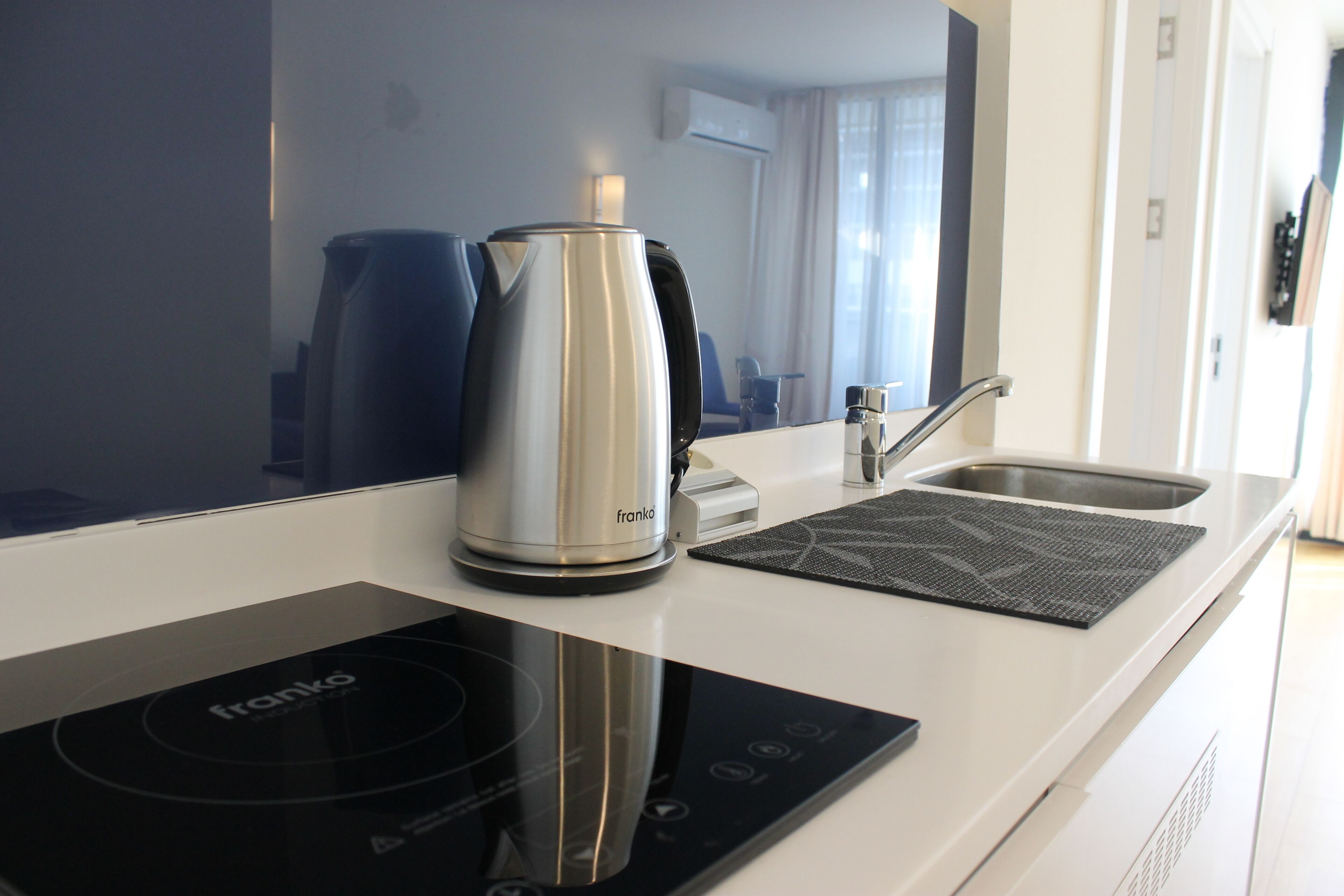 Mini réfrigérateur, plaque de cuisson