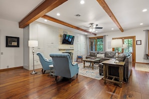 Smart TV, fireplace - NEW! Harvest Haus: A Spacious Luxury Downtown Retreat - Ideal for Gatherings! (Fredericksburg)