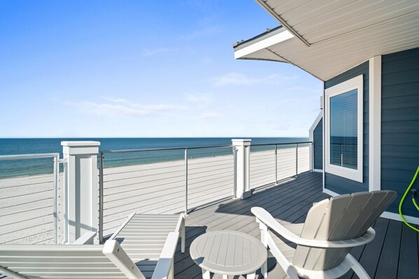 Terrace/patio - Beachfront Duplex Unit, Pet Friendly, Mexico Beach, Gorgeous Views! (Mexico Beach)