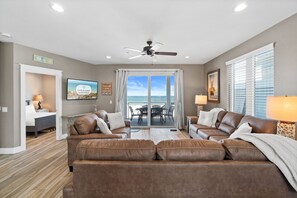 TV - Beachfront Duplex Unit, Pet Friendly, Mexico Beach, Gorgeous Views! (Mexico Beach)