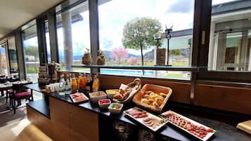 Desayuno buffet incluido todos los días