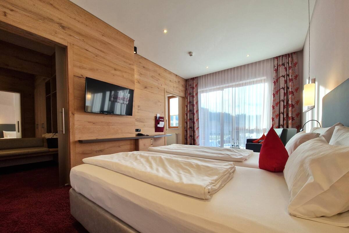 Premium Zimmer B | Escritorio, wifi gratis y ropa de cama