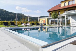 Outdoor pool - Mosers Blume Relax & Genuss Hotel (Haslach im Kinzigtal)