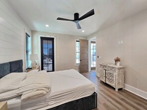 4 bedrooms, iron/ironing board, free WiFi, bed sheets