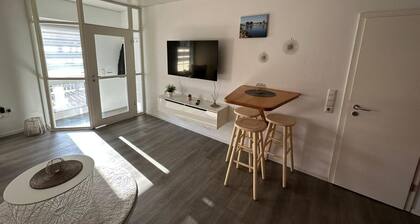 Cozy vacation apartment with canopy 5 minutes from the harbour