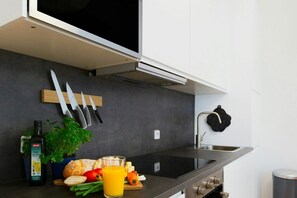 Microwave, oven, stovetop, dishwasher