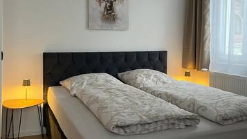 2 Schlafzimmer, Reisekinderbett, kostenloses WLAN, Bettwäsche