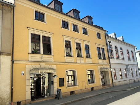 Front of property. Nobiles Hotel Šternberk