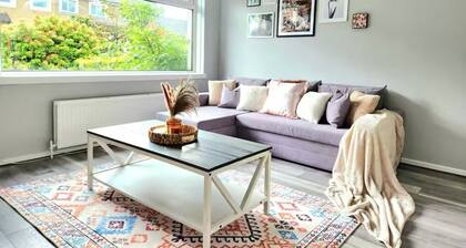 Stylish 3 Bedroom House in Glasgow