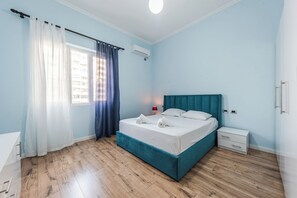 2 bedrooms, iron/ironing board, WiFi, bed sheets - Urban Retreat by PS (Durrës)