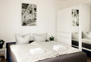 1 bedroom, iron/ironing board, WiFi, bed sheets