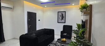 KOZY APARTMENT & LOUNGE