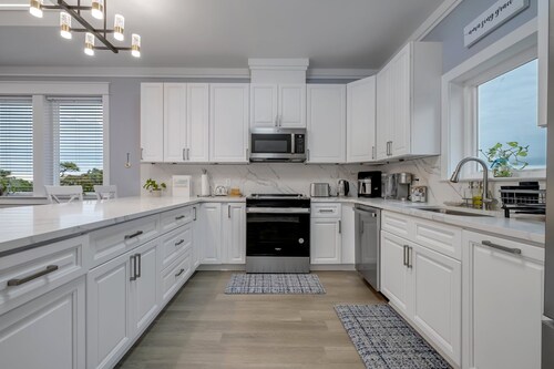 Brand New! Ocean View Vacation Home