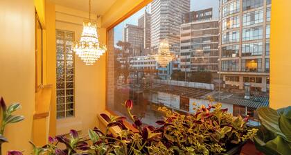 Stunning 2BR Apt In La Candelaria W/Heating -AVJ2