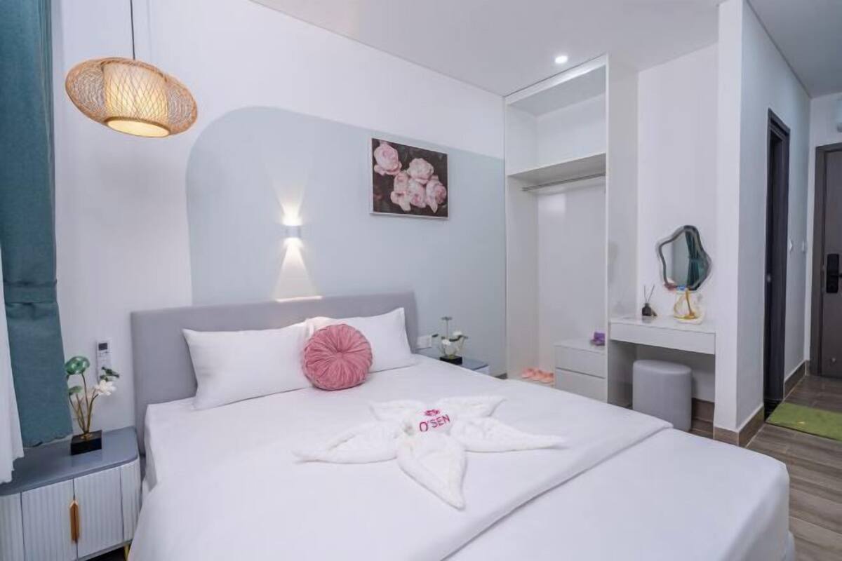 เครื่องนอนระดับพรีเมียม, เตียงพร้อมฟูกเสริมที่นอน, มินิบาร์ฟรีบางอย่าง