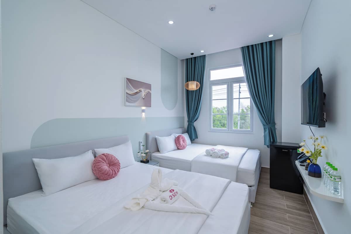 ห้องดีลักซ์ทวิน | เครื่องนอนระดับพรีเมียม, เตียงพร้อมฟูกเสริมที่นอน, มินิบาร์ฟรีบางอย่าง