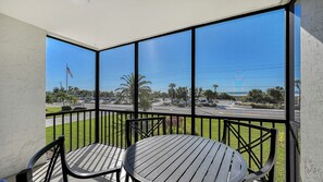 Dining - Perfect Beach Retreat 1 Bed 1 Bath Siesta Key Beach Across from the Beach (Siesta Key)