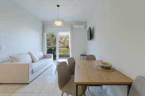 Interior - Joyful Guest House 1 Aria by 8essentially (Galatas)