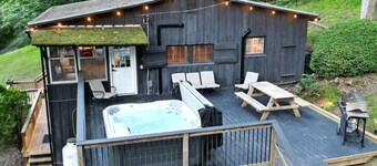 Tranquil Shenandoah Riverfront Cabin for Couples