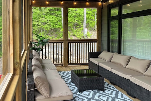 Twilight Pines - Four Bedroom Cottage, Sleeps 8