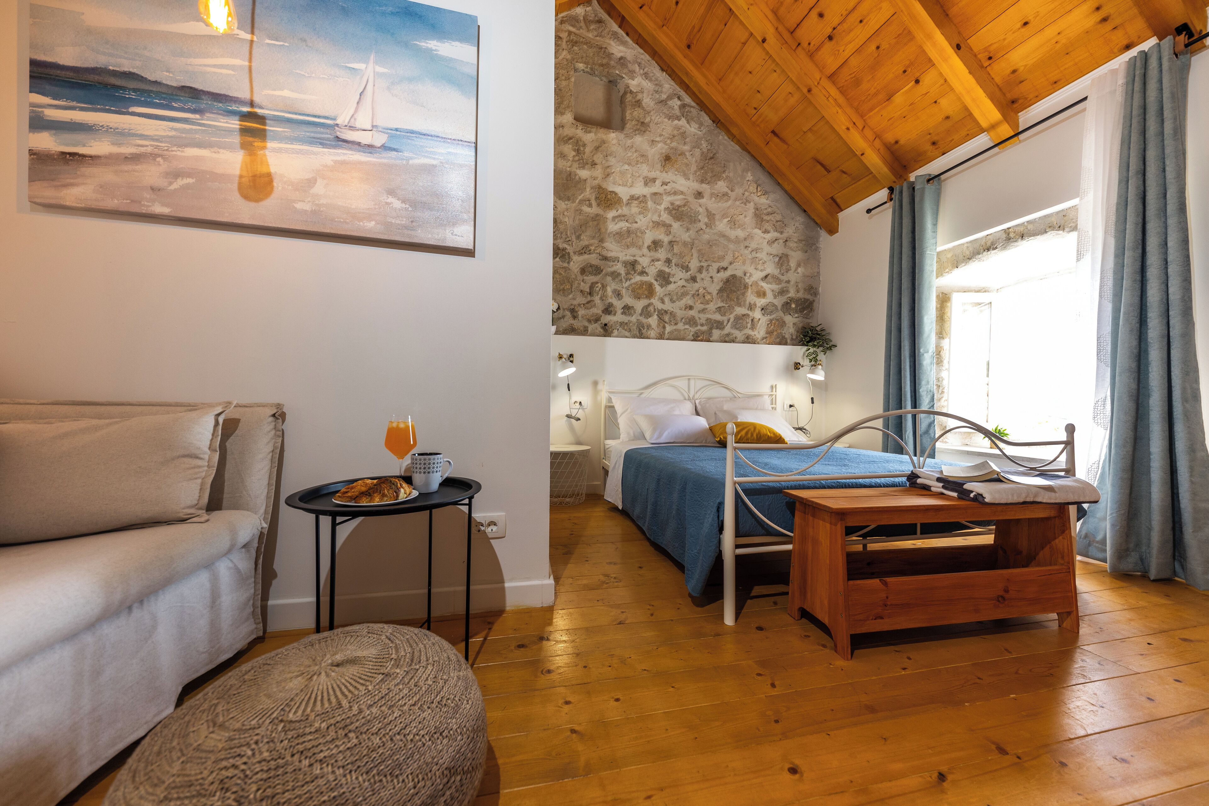 3 bedrooms, in-room safe, desk, iron/ironing board