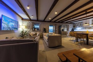 Smart TV, offices