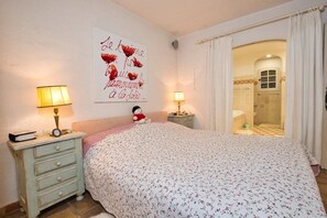 4 室のベッドルーム、アイロン / アイロン台、WiFi、ベッドシーツ