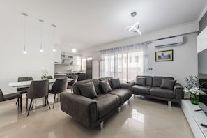 Living area - The City Grand Veranda by PS (Durrës)