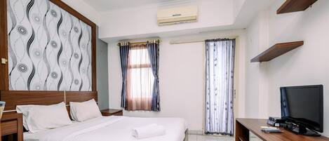 1 habitación y escritorio