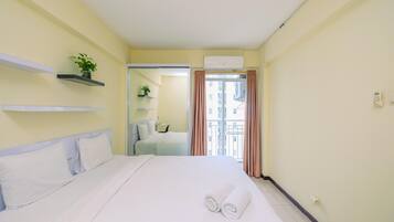 Apartment | 3 bedrooms, desk