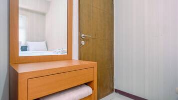 Apartment | 2 bedrooms, desk