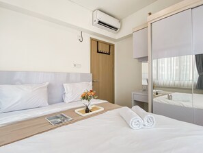 Apartment | 2 bedrooms, desk