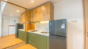 Apartment | Private kitchen | Stovetop - Big 1Br Apartment Tokyo Riverside Pik 2 (Teluknaga)