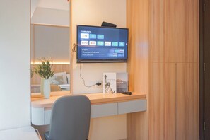 2 bedrooms, bed sheets - Cozy Living 2Br Apartment At Pollux Chadstone (Cikarang)