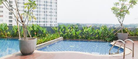 حمّام سباحة خارجي