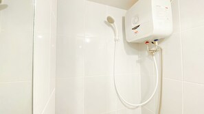 Standard-Apartment | Badezimmer