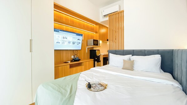 Interior - Cozy And Warm Studio Room At Tokyo Riverside Pik 2 Apartment (Teluknaga)