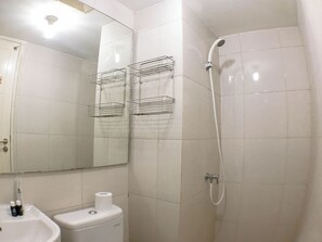 Standard Apartment | Bathroom - Good Concept Studio At Tanglin Supermall Mansion Apartment (Surabaya)