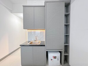 1 bedroom - Studio (No Kitchen) With City Light View Benson Supermall Mansion Apartment (Surabaya)