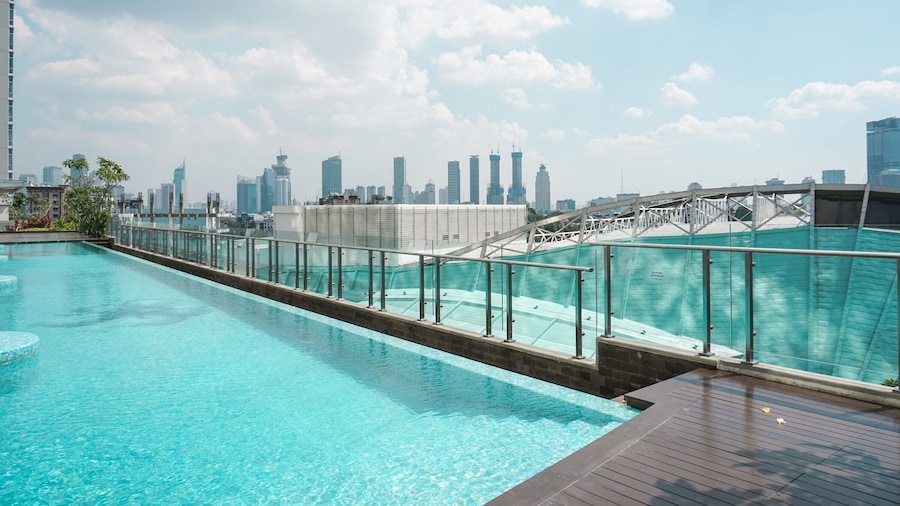 Spacious 3Br With Private Lift At Menteng Park Apartment