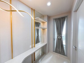1 bedroom - Comfortable Stay And Strategic 1Br At Grand Sungkono Lagoon Apartment (Surabaya)