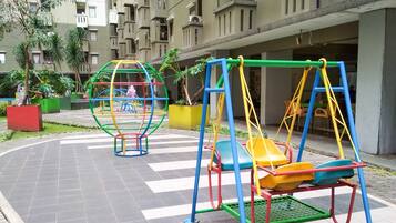 室外兒童遊樂區